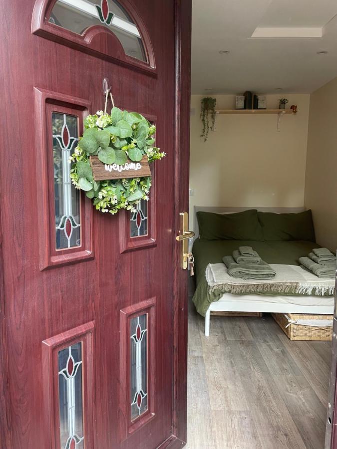 ホテル The Cotswold Nook ダーズリー エクステリア 写真