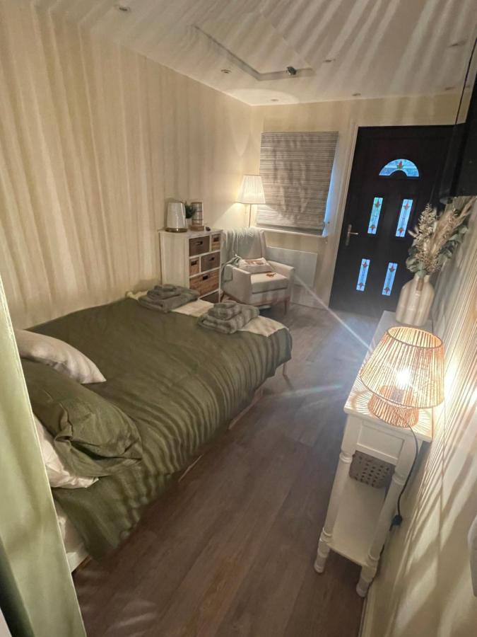 ホテル The Cotswold Nook ダーズリー エクステリア 写真